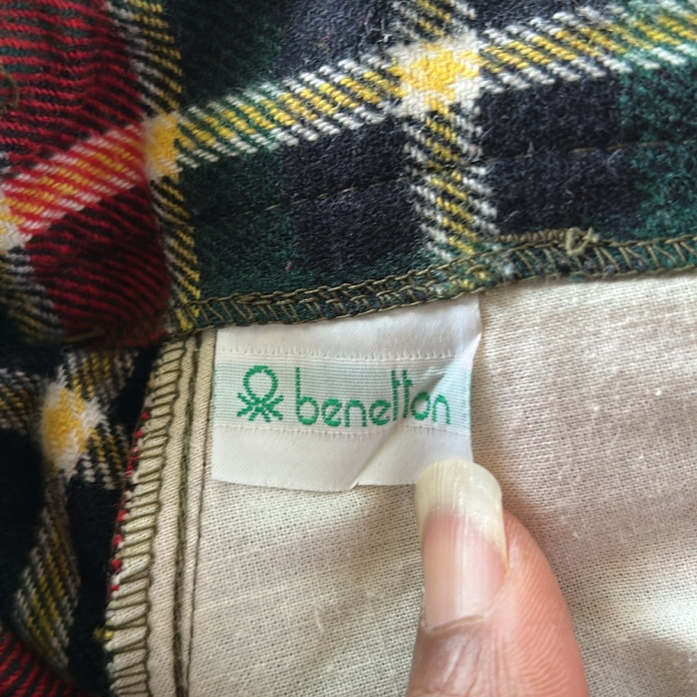 BENETTON Vintage red and green plaid pants. Cuffs at bottom. Size Small. - Picture 7 of 13